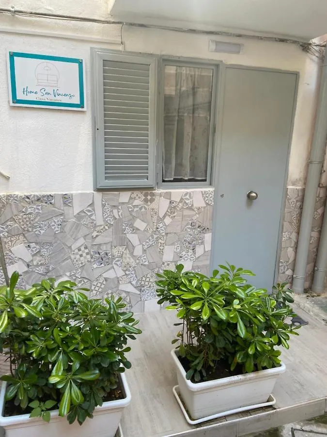 Home San Vincenzo - Apt Napoli 0*,